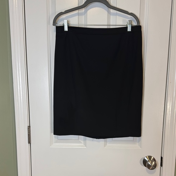 Classic Halogen Black Women's Skirt - Picture 1 of 1